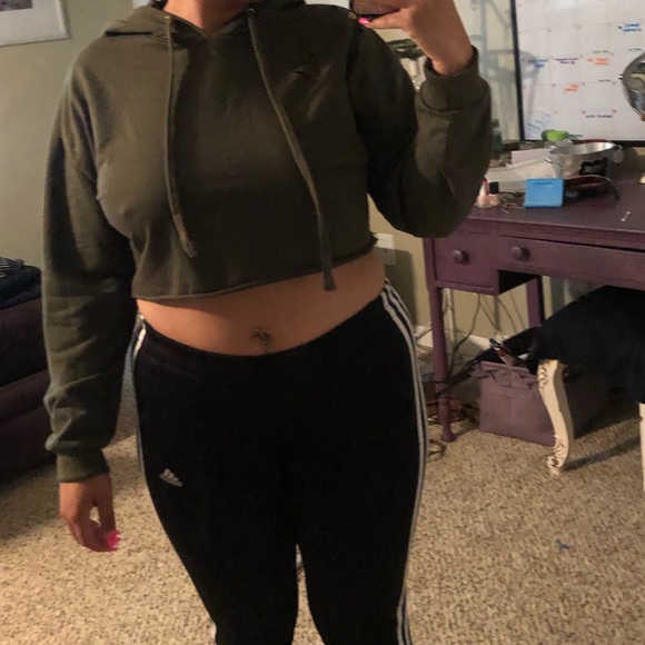 Distressed crop top - Picture 2 of 4